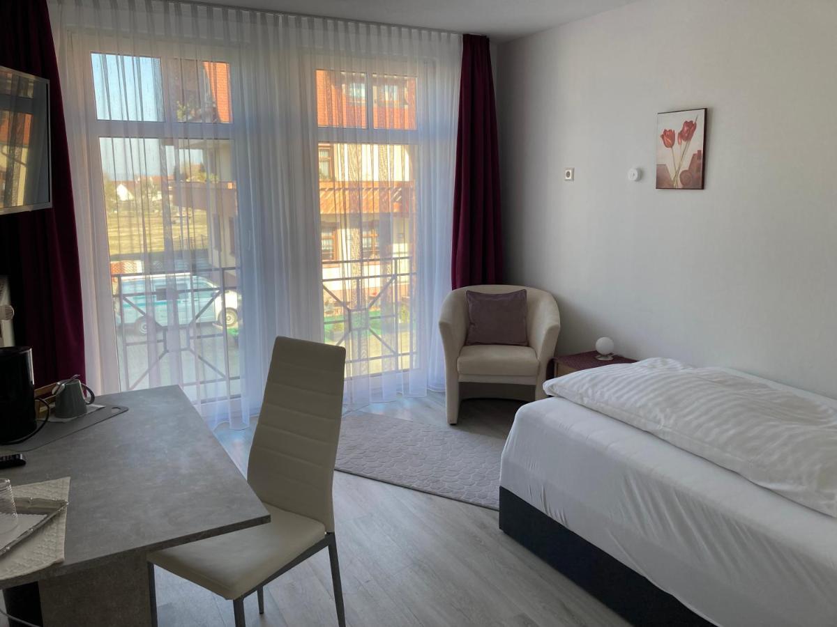 Hotel Landgasthof Kranz Хюфинген Экстерьер фото
