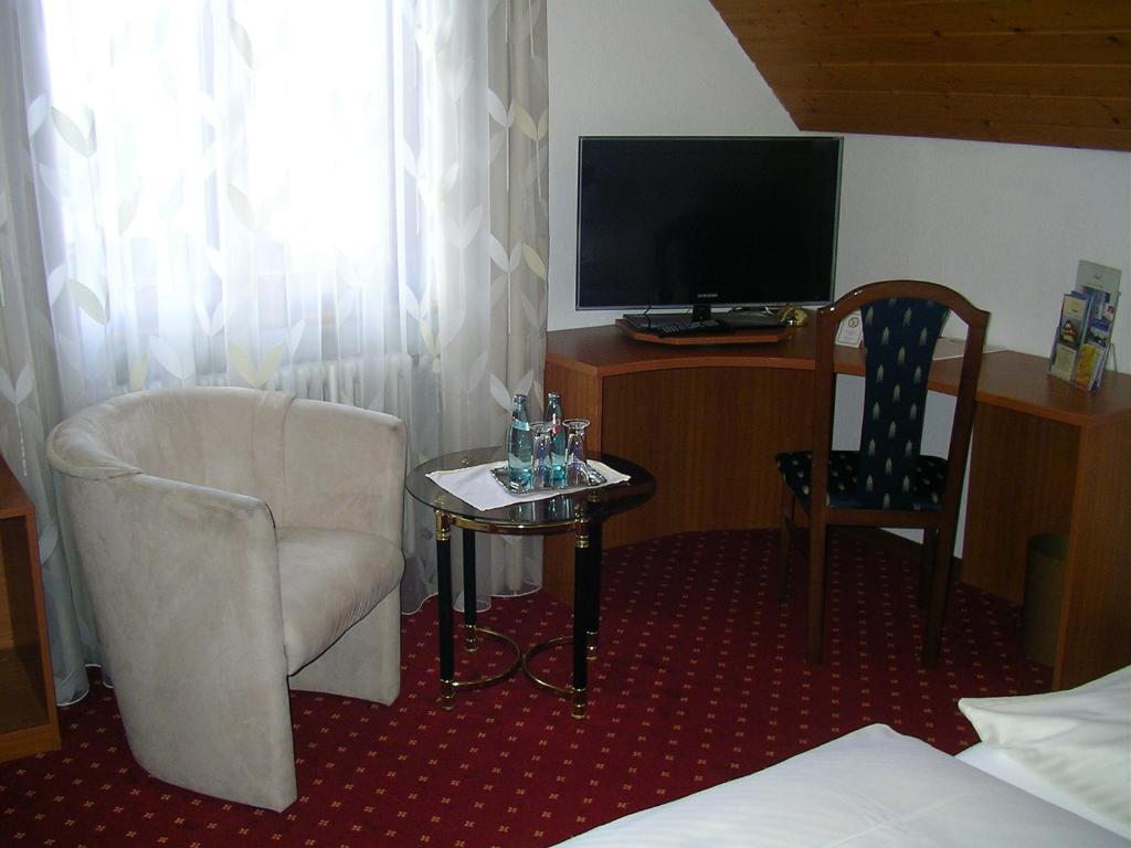 Hotel Landgasthof Kranz Хюфинген Номер фото