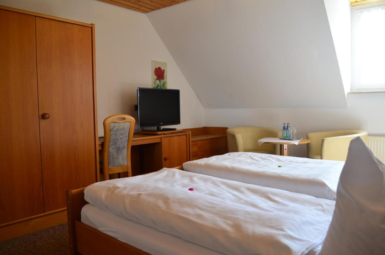 Hotel Landgasthof Kranz Хюфинген Экстерьер фото